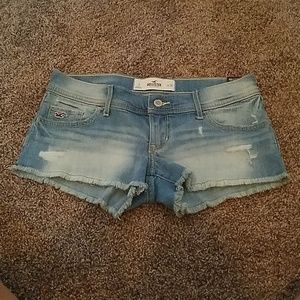 NWT, Hollister size 3, low rise shorts